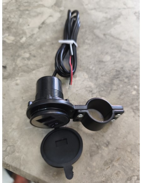 CHARGEUR USB AVEC COLI